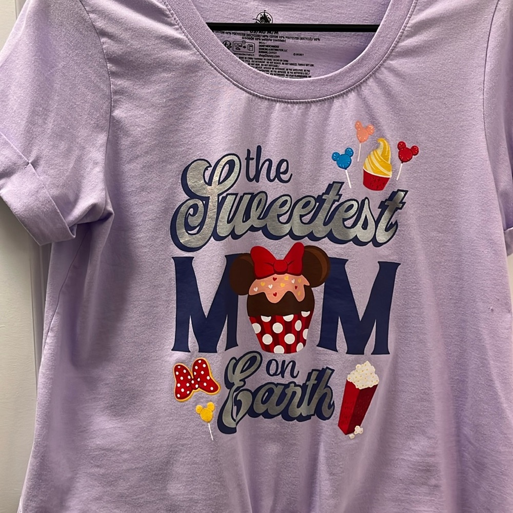 Disney Parks Mom Tee Medium